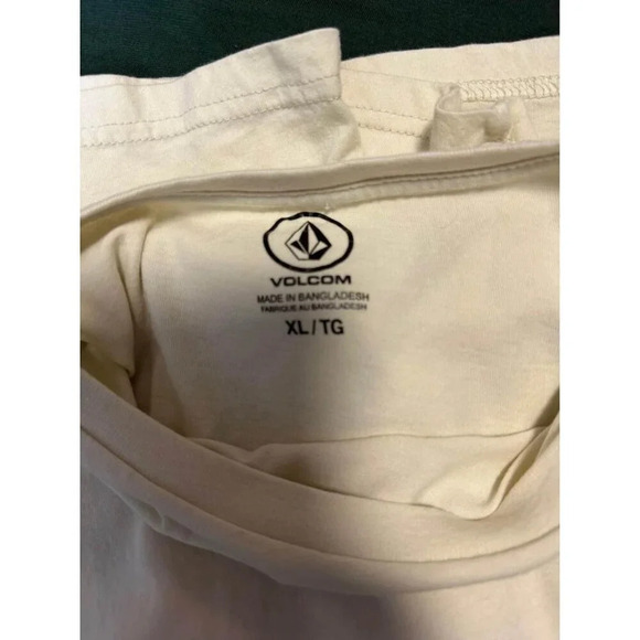 Volcom tan and black men’s color block t shirt size XL #0845 - Picture 3 of 3